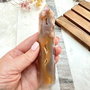 Gorgeous Small Flower Agate Tower